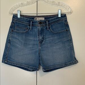 Levi's Classic Blue Jean Shorts size 4